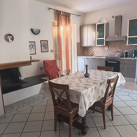La Casa Di Berto Apartment Scerne